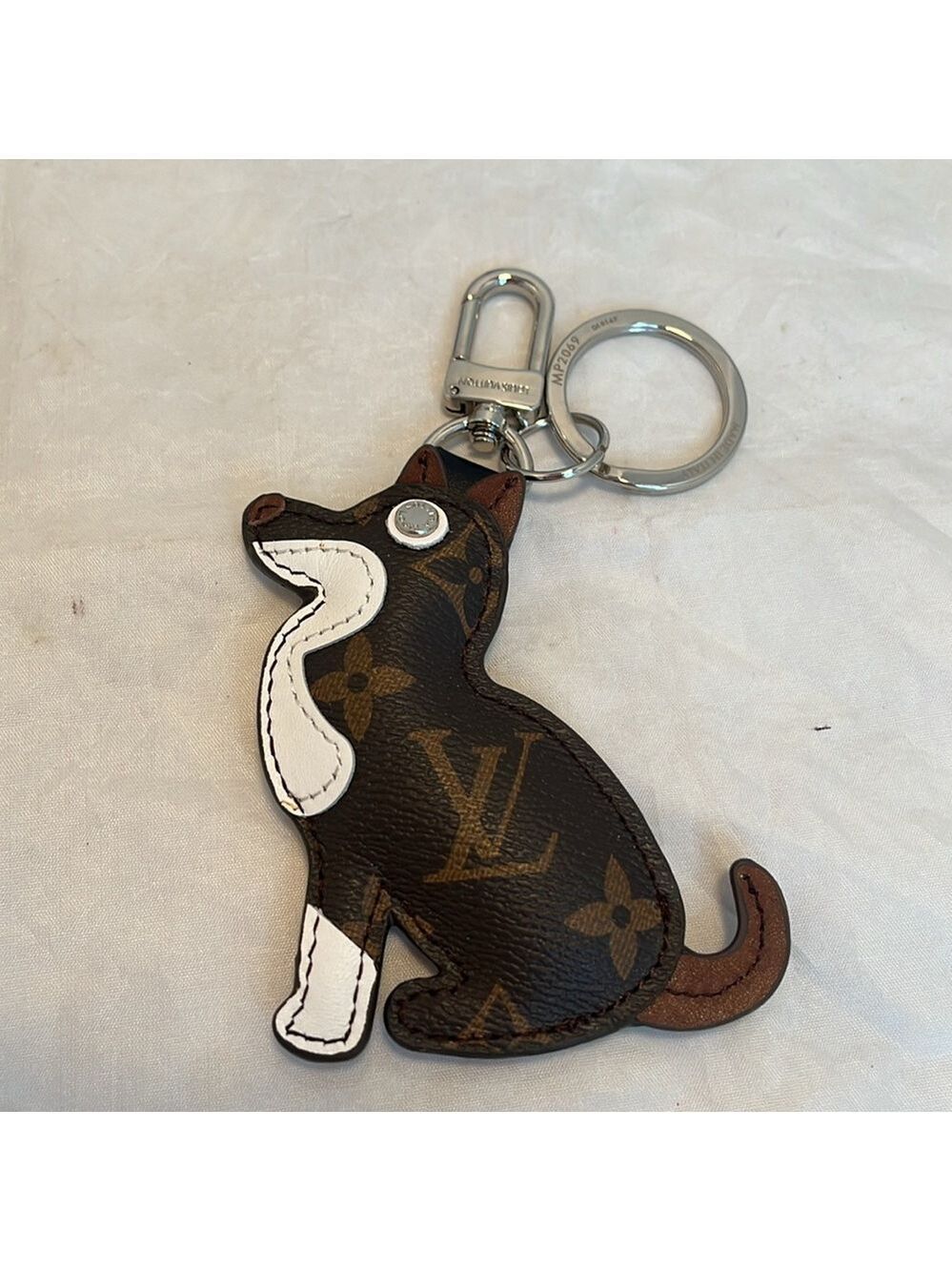 Louis Vuitton Monogram Doggy Bag Charm/Keychain - Picture 2 of 11